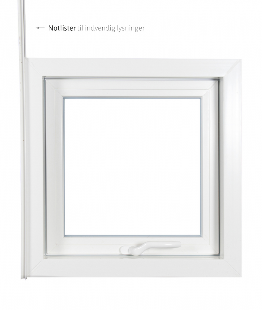 3-fags sidehængt Dannebrogsvindue i plast – klassisk udtryk til både nybyg og ældre boliger